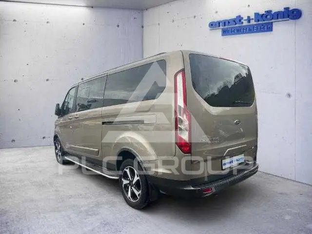 2021 Ford Tourneo