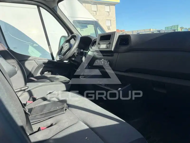 2021 Renault Master