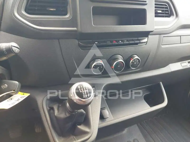 2021 Renault Master
