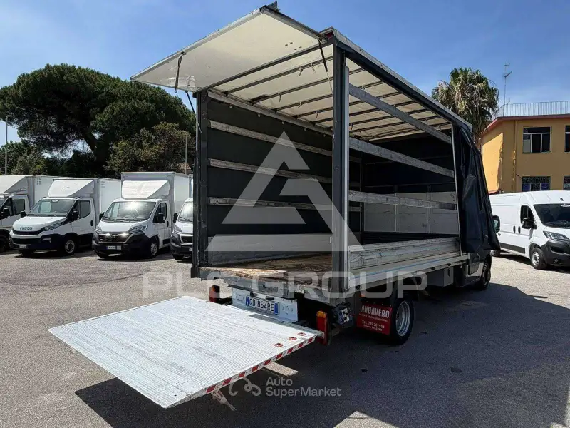 2021 Renault Master