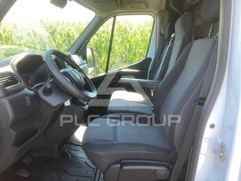 2021 Renault Master