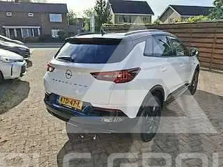 2021 Opel GrandlandX