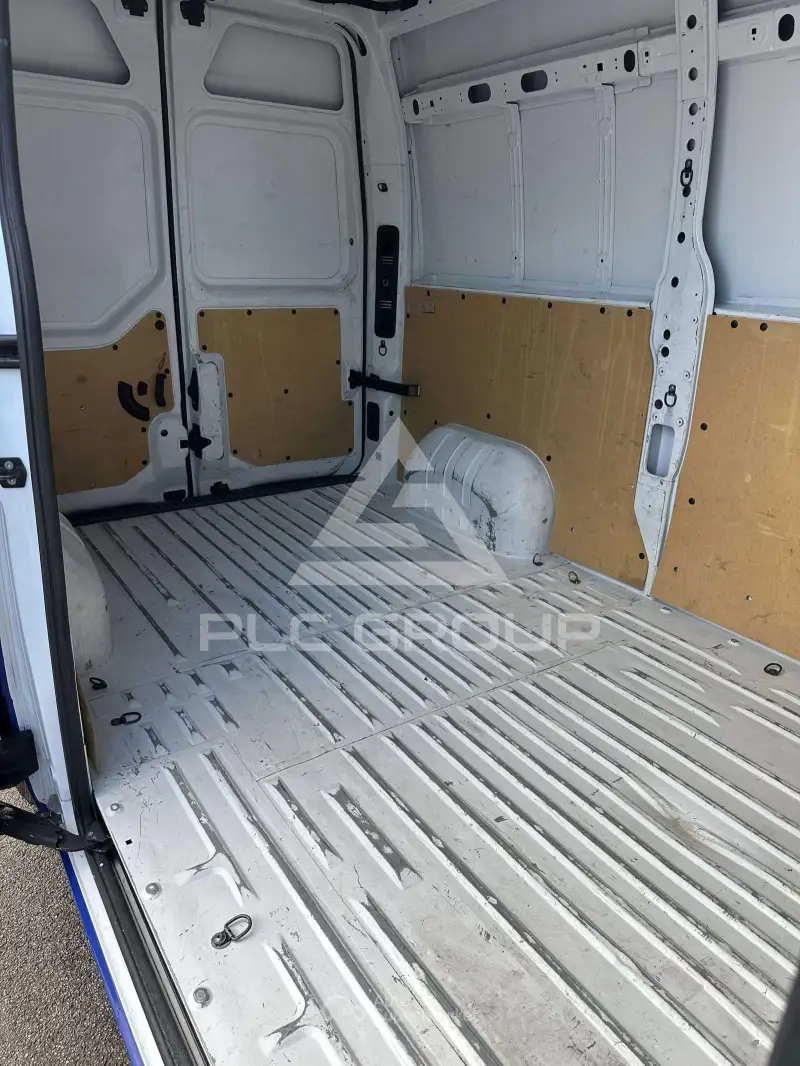 2022 Nissan Interstar