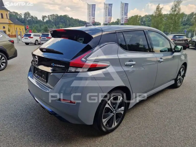 2022 Nissan LEAF