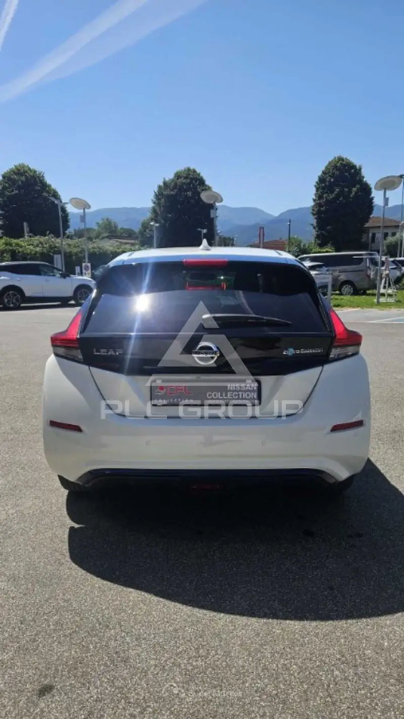 2022 Nissan LEAF