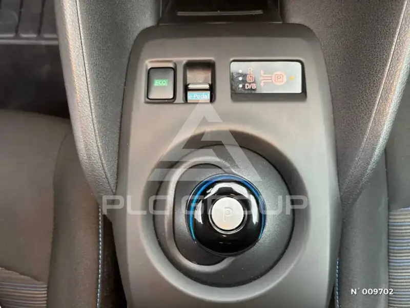 2022 Nissan LEAF