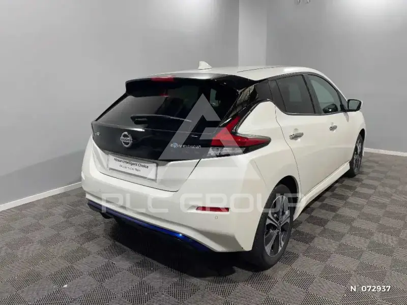 2022 Nissan LEAF