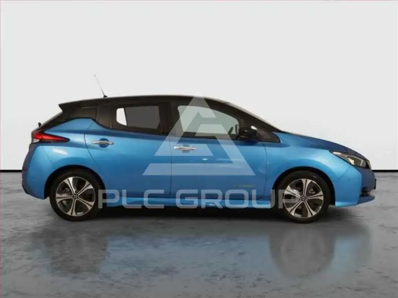 2022 Nissan LEAF