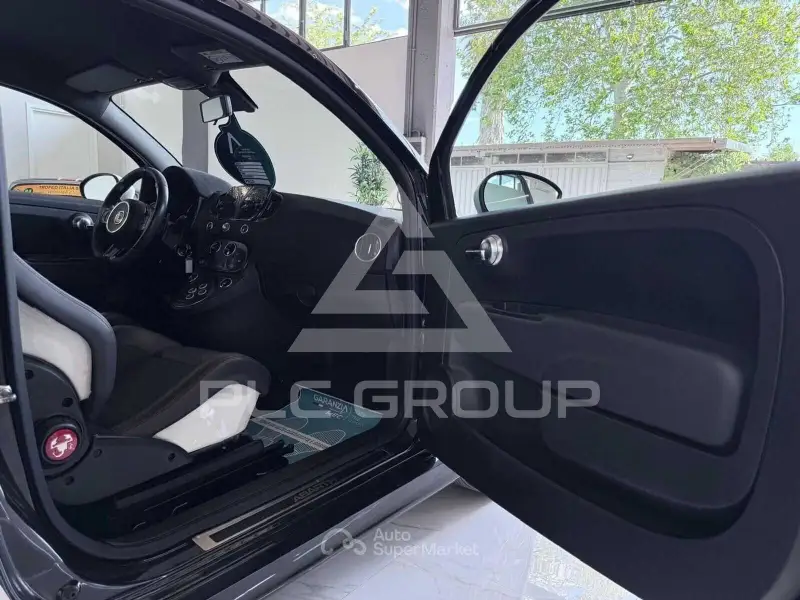 2022 Abarth 695