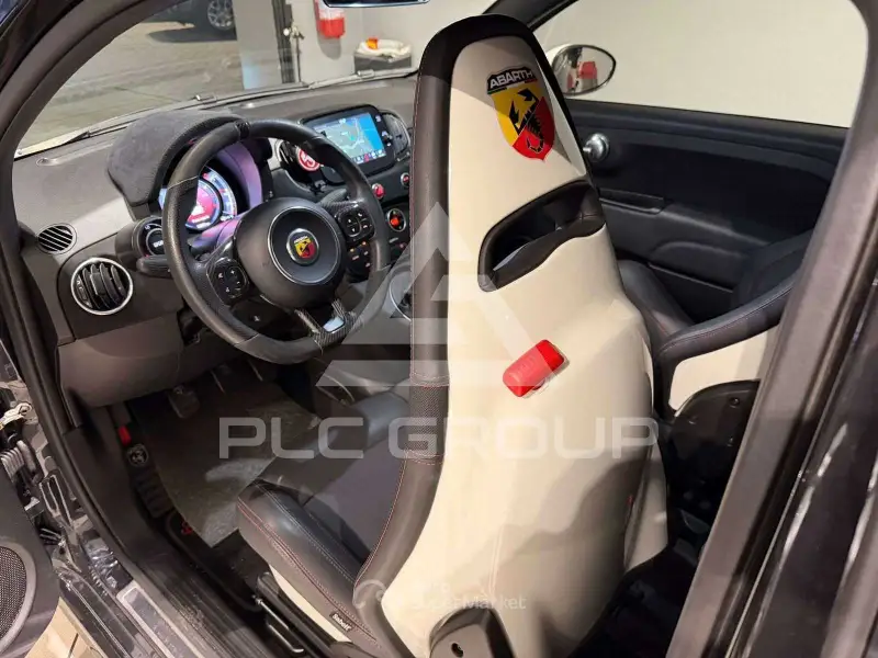 2022 Abarth 695