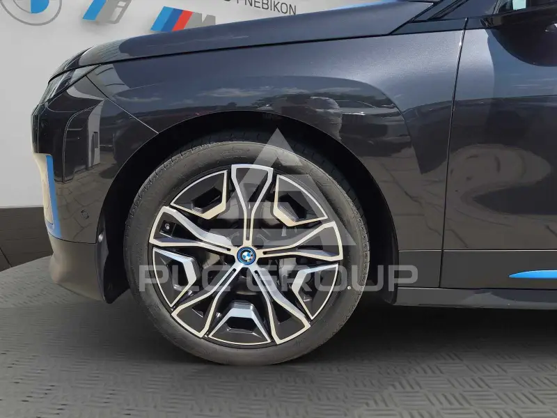 2022 BMW iX