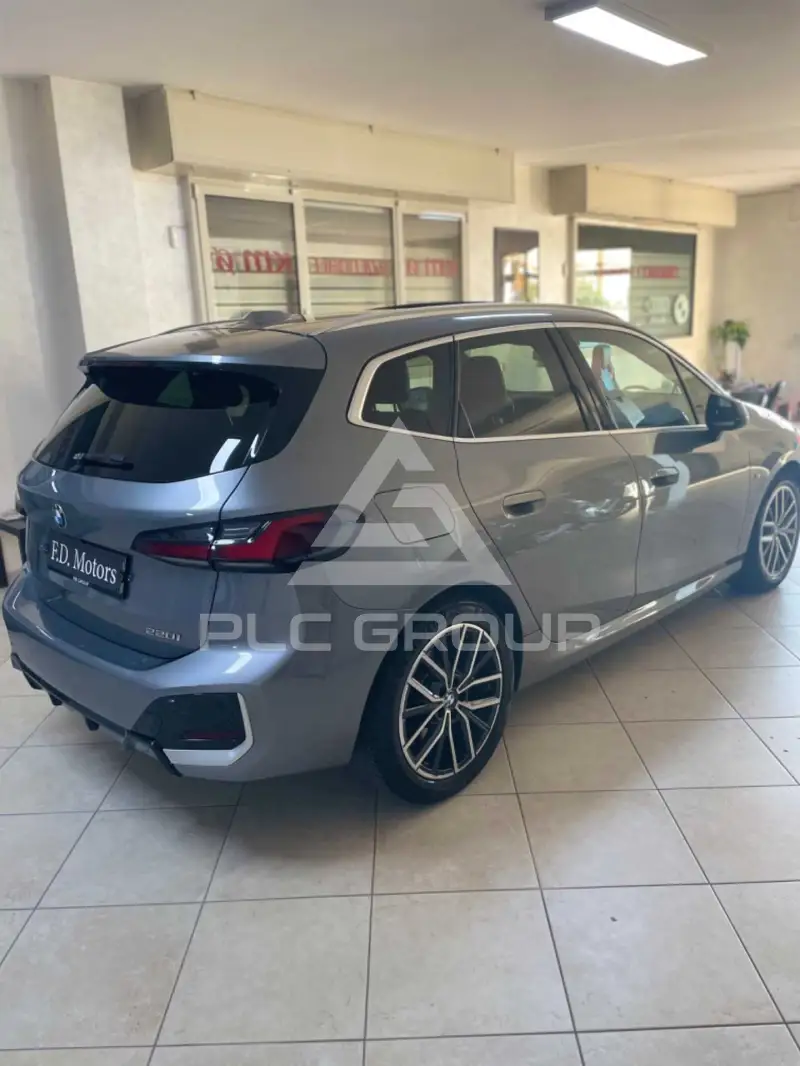 2022 BMW 218