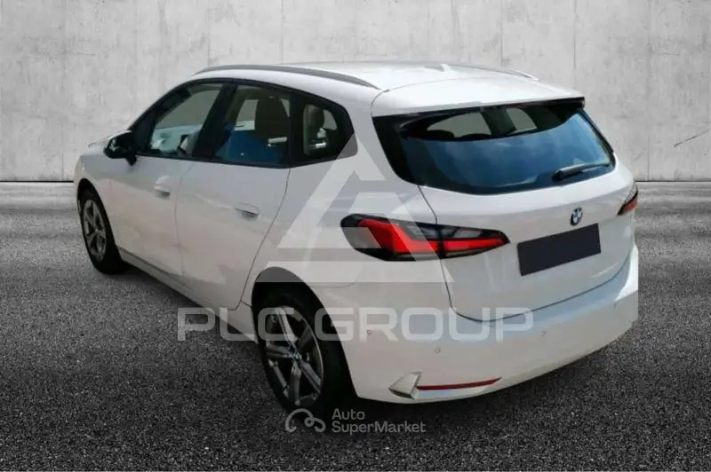 2022 BMW 218