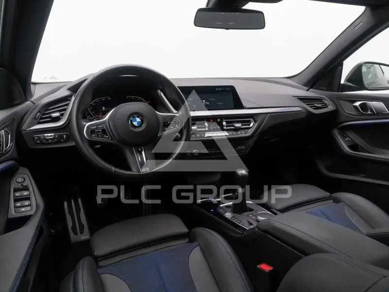 2022 BMW 218