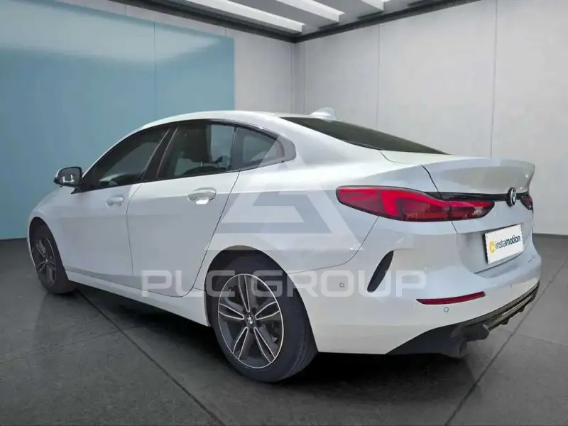 2022 BMW 218