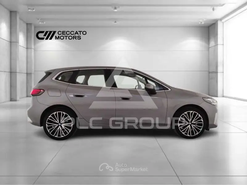 2022 BMW 218