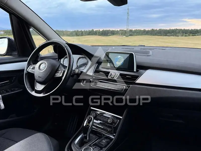 2022 BMW 218
