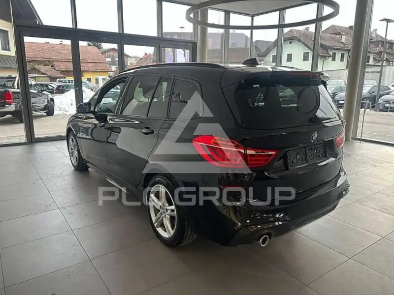 2022 BMW 218