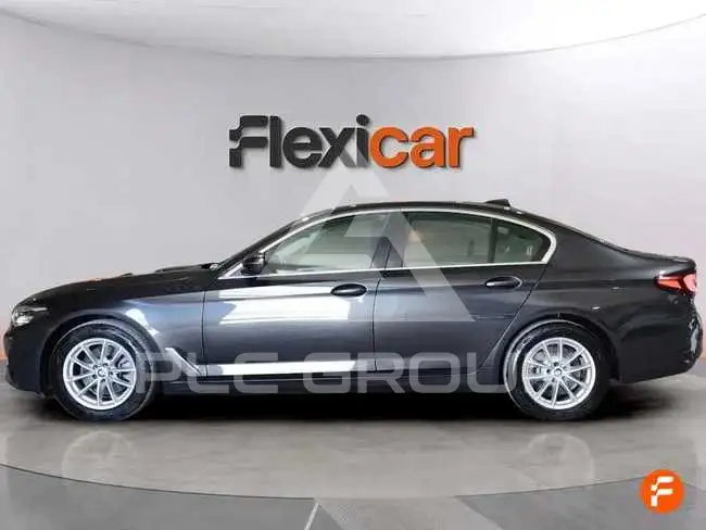 2022 BMW 523