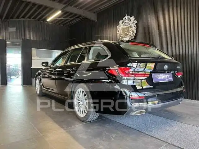 2022 BMW 523
