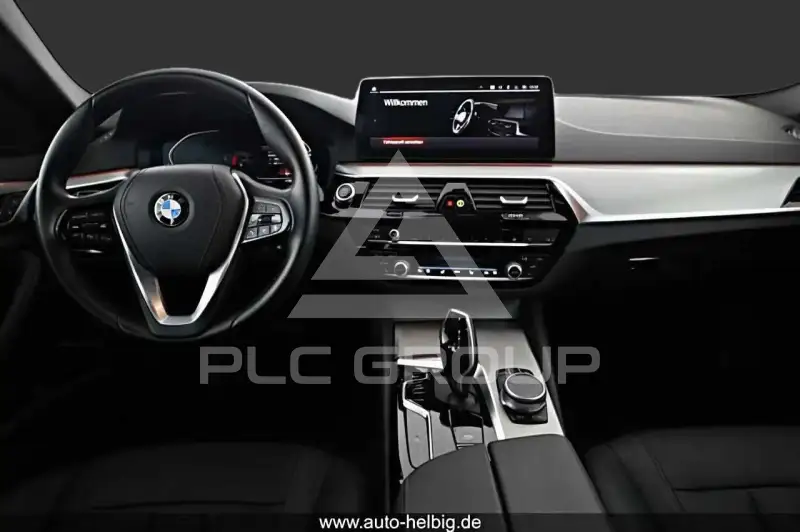 2022 BMW 523