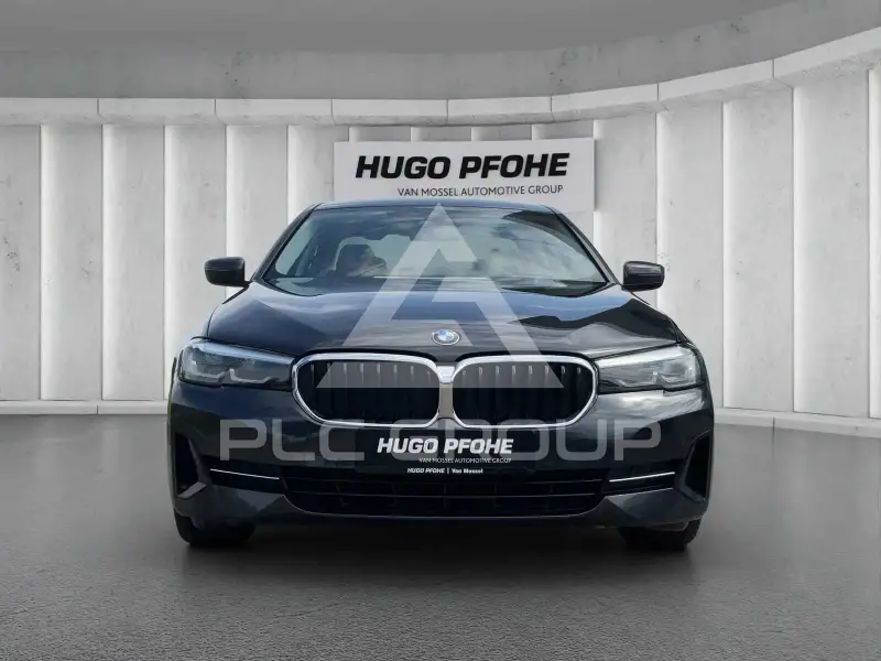2022 BMW 523