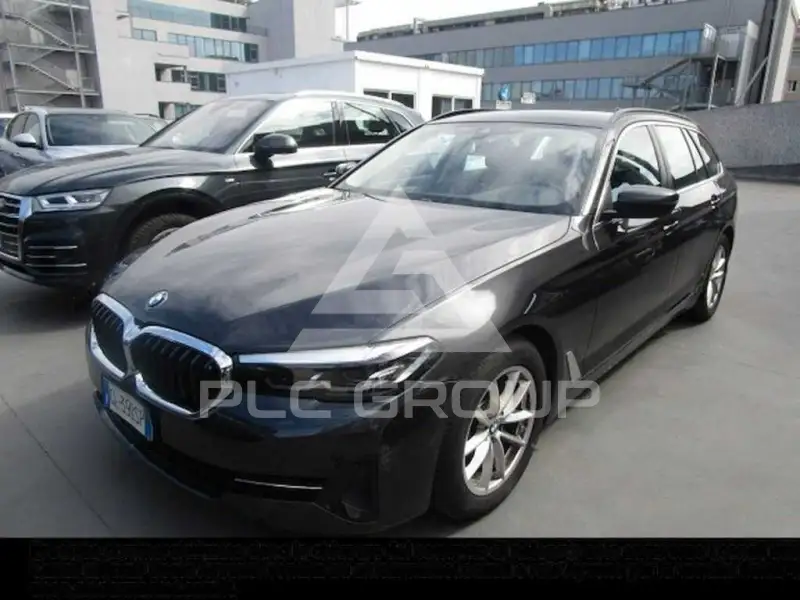 2022 BMW 523