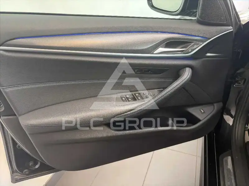 2022 BMW 523