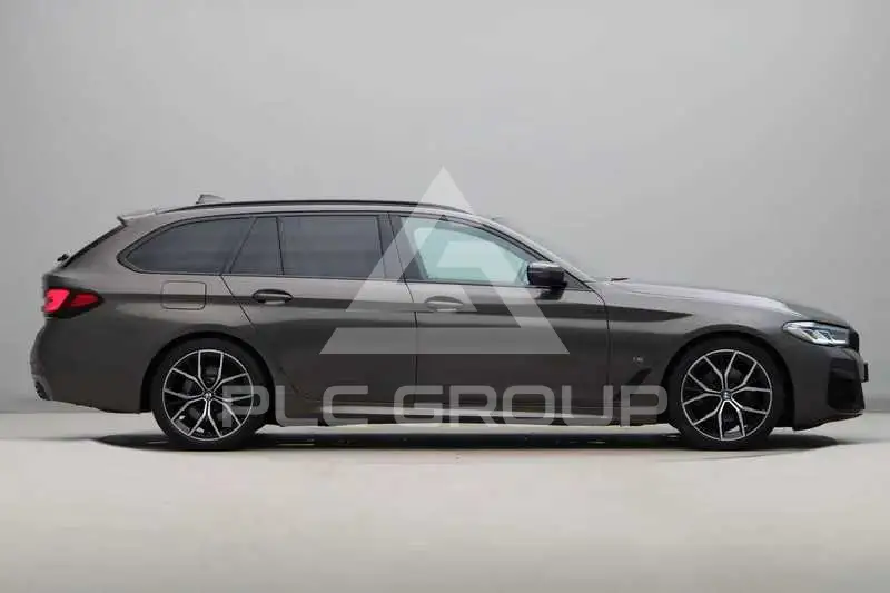 2022 BMW 523
