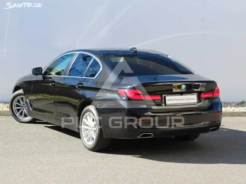 2022 BMW 523