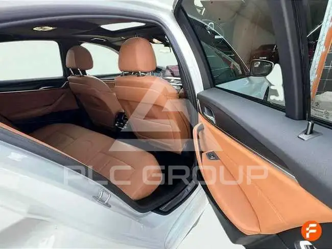 2022 BMW 523