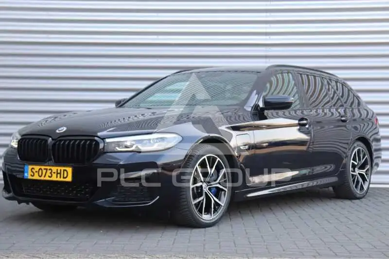 2022 BMW 523