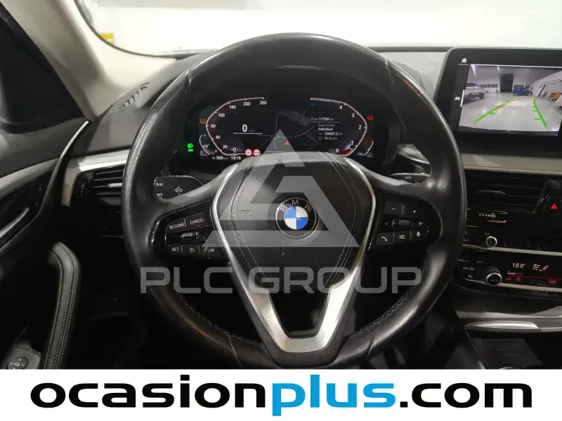 2022 BMW 523