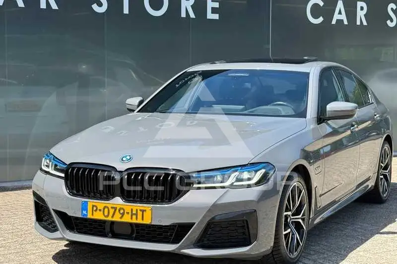 2022 BMW 523