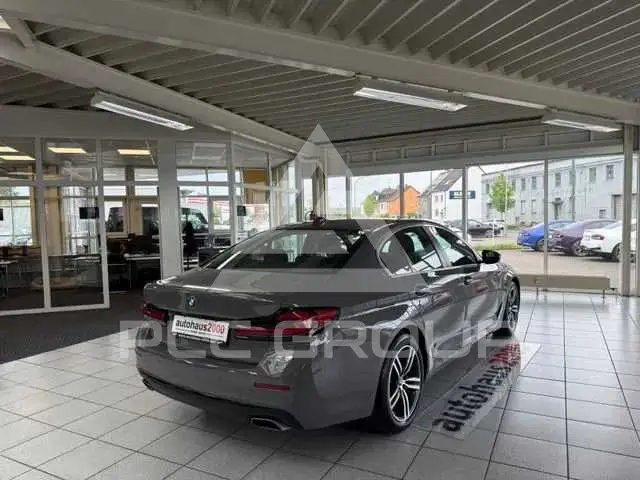 2022 BMW 523
