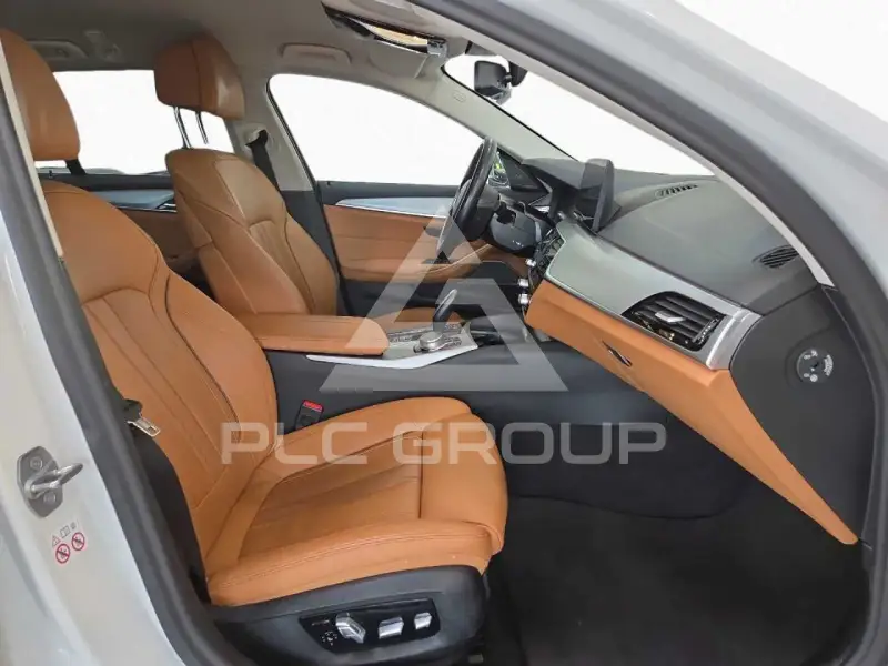 2022 BMW 523