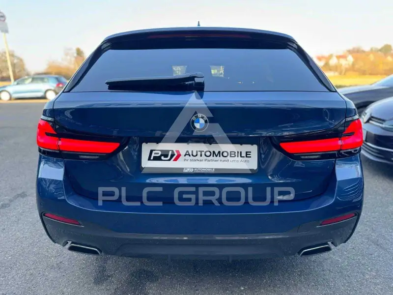 2022 BMW 523
