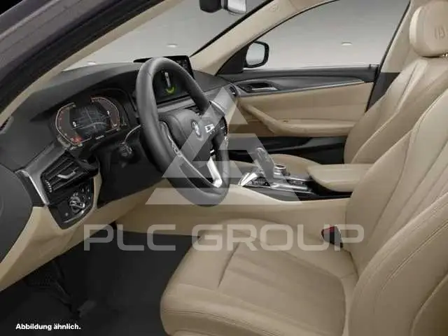 2022 BMW 523