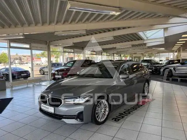2022 BMW 523