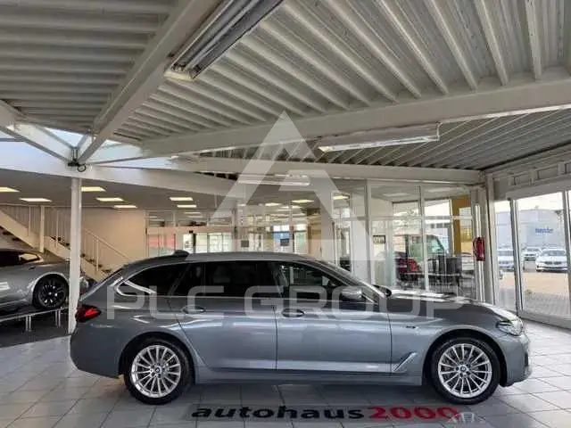 2022 BMW 523