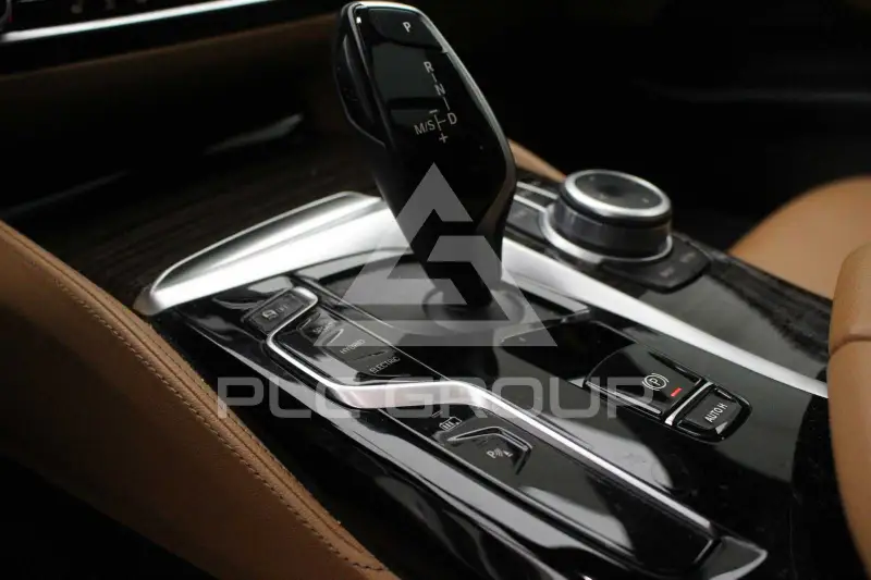 2022 BMW 523