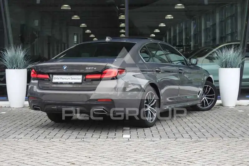 2022 BMW 523