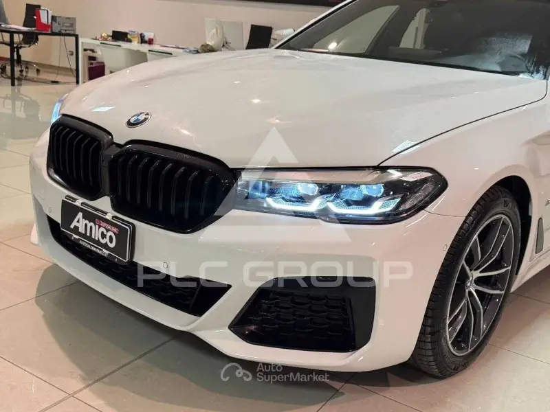 2022 BMW 523