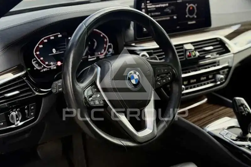 2022 BMW 523
