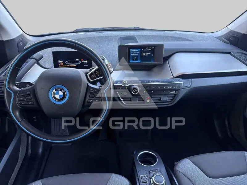 2022 BMW 523