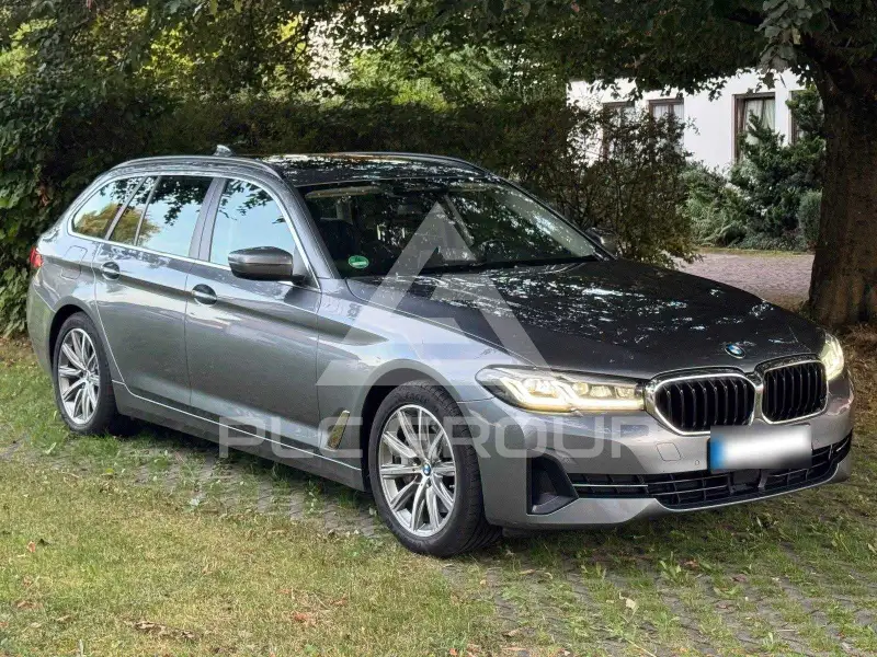 2022 BMW 523