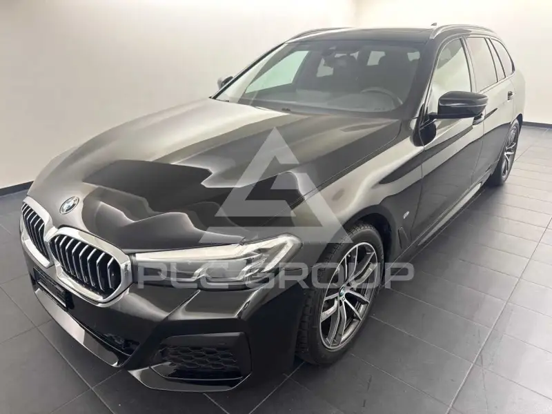 2022 BMW 523