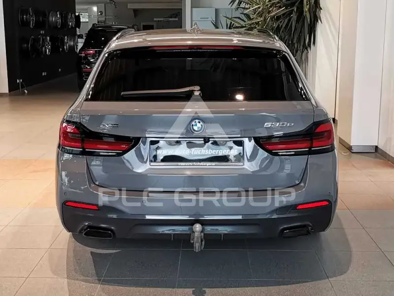 2022 BMW 523