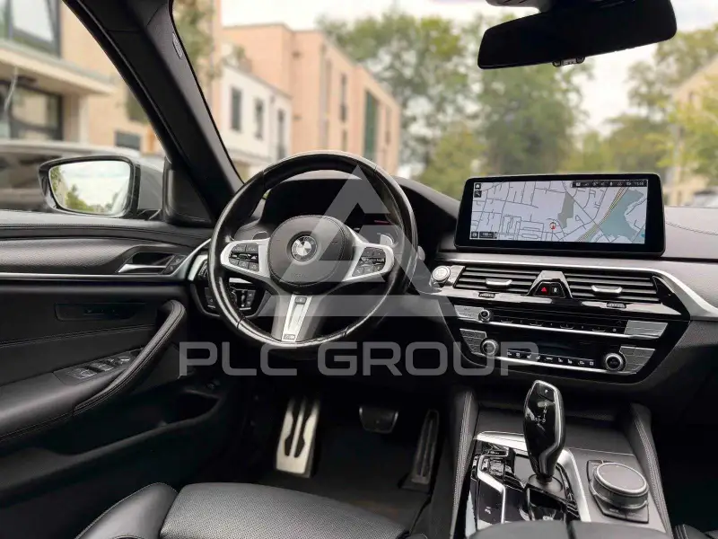2022 BMW 523