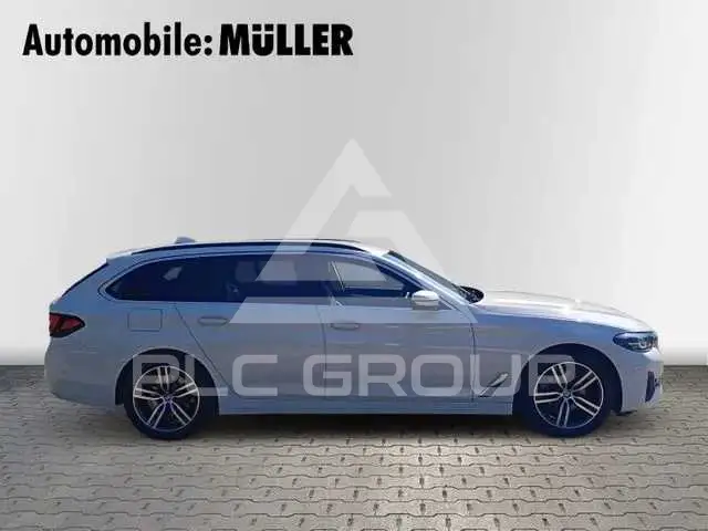 2022 BMW 523
